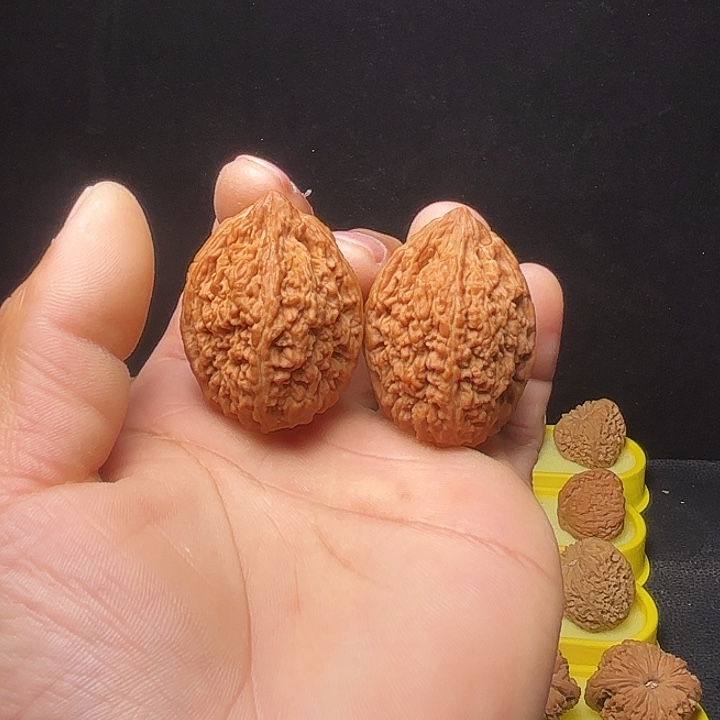 穿***者把件文玩核桃大蒜头34尺10