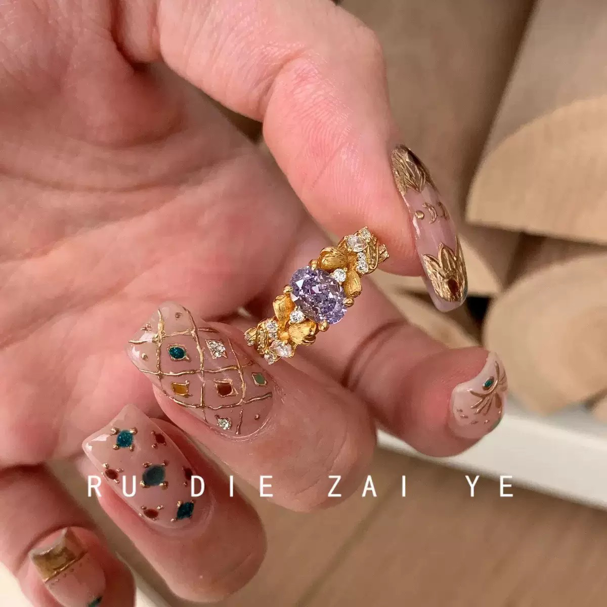 铜合金塑料戒指 复古宫廷通用女植物花卉金色指环精致时尚可调节