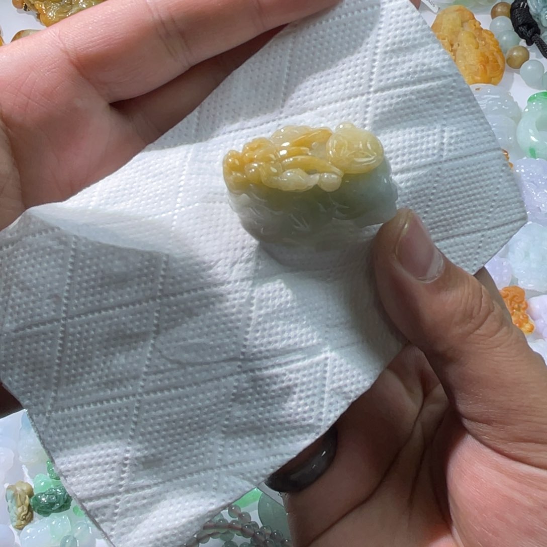 翡翠颈饰未镶嵌天然