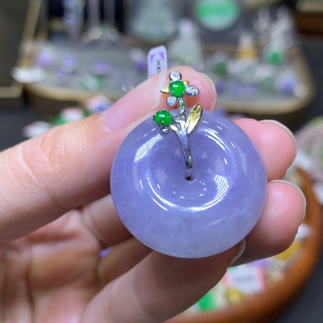 翡翠颈饰18K金镶嵌翡翠吊坠项链