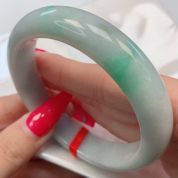 【闪购商品】翡翠手镯未镶嵌60+圈