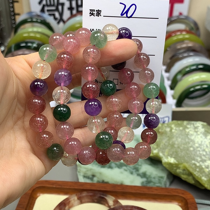 蛇纹石玉未镶嵌手镯多样性随机发其中之一