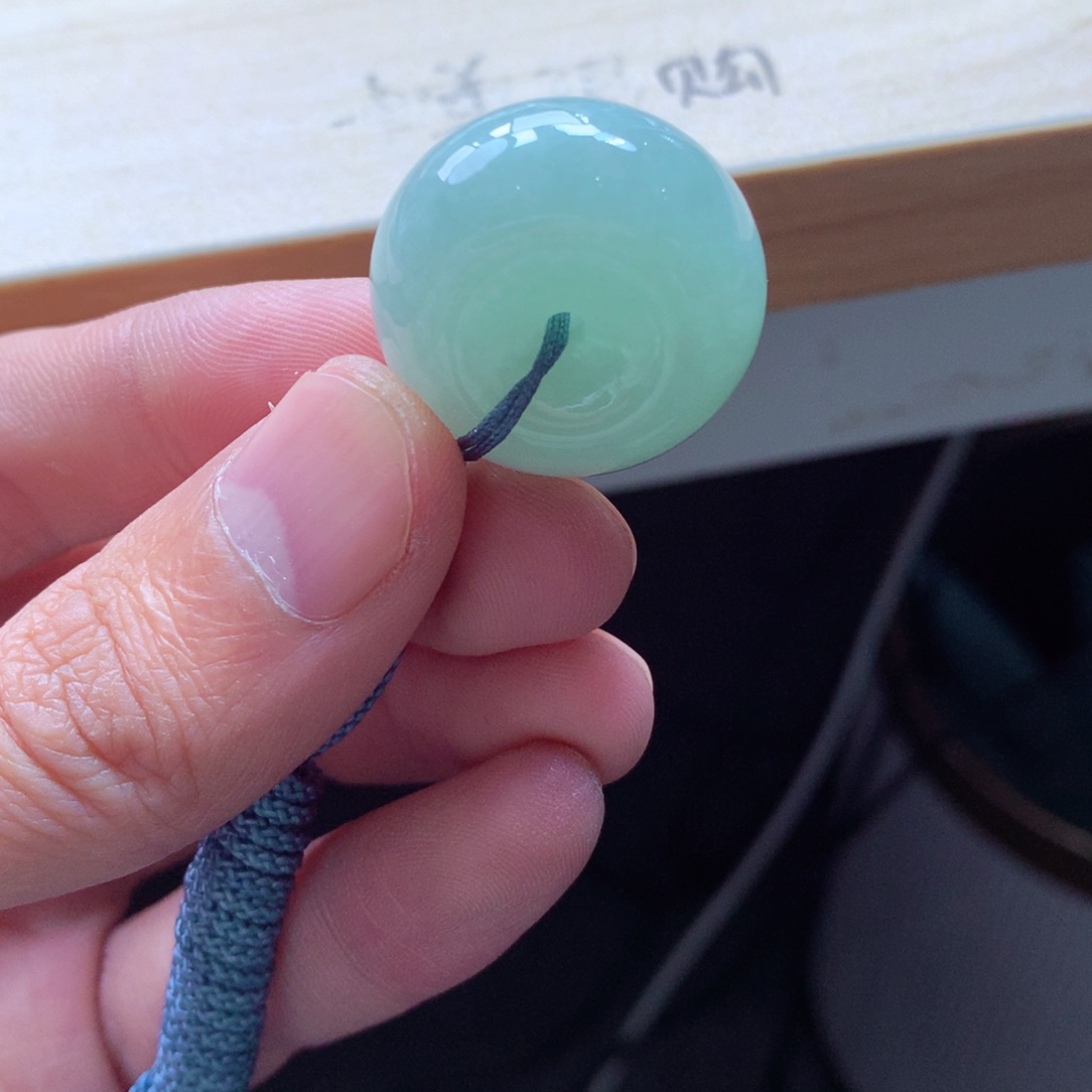 翡翠颈饰未镶嵌吊坠