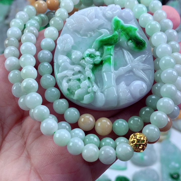 翡翠未镶嵌吊坠(不含链)