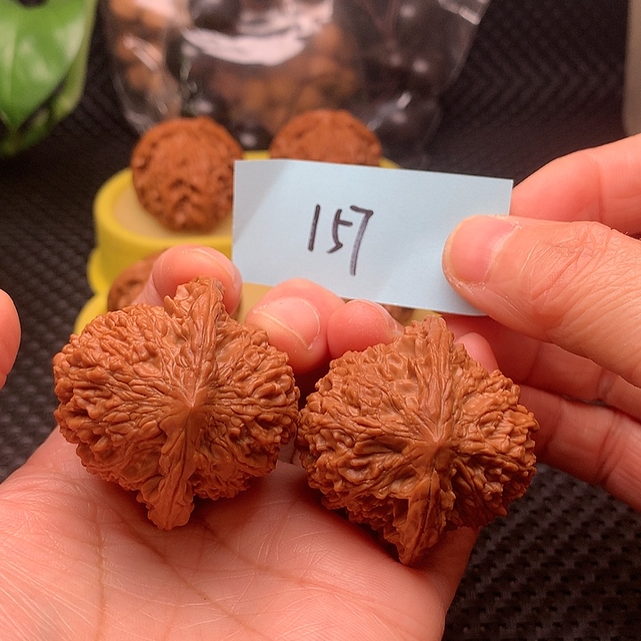 【闪购商品】把件文玩核桃41.5满天星157