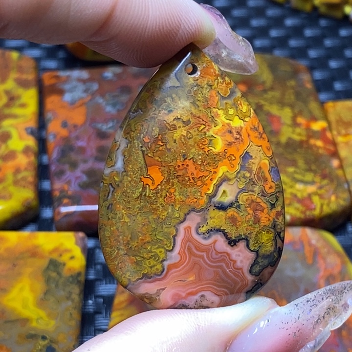 玛瑙/玉髓颈饰未镶嵌