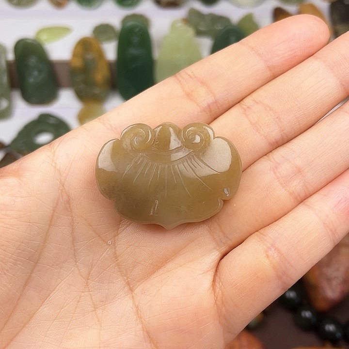 岫岩河磨玉（透闪石质玉）未镶嵌颈饰