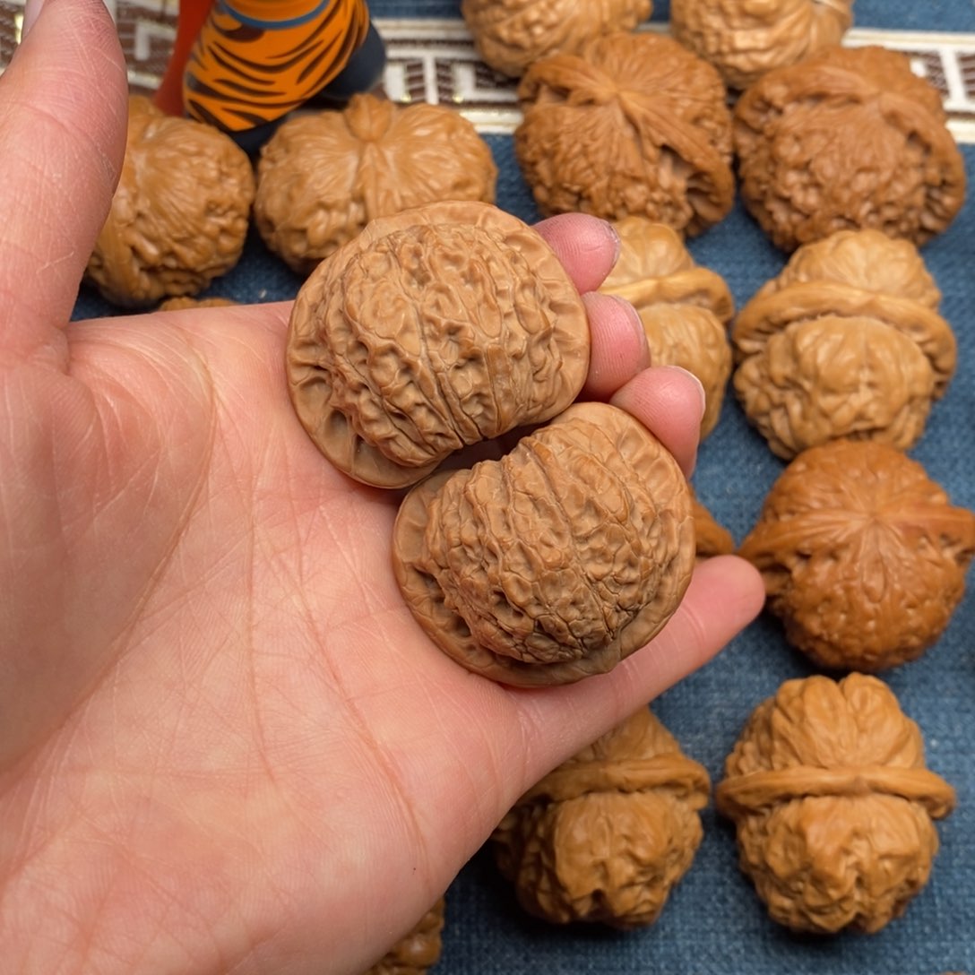 文玩核桃把件P***o39全品血麒麟