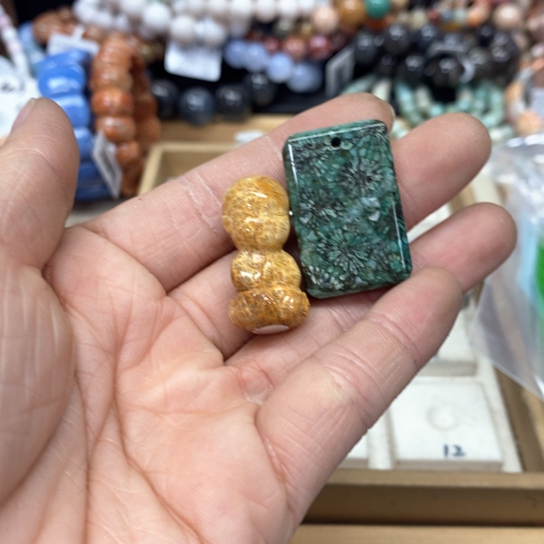 硅化珊瑚（珊瑚玉）手链未镶嵌我***肉328