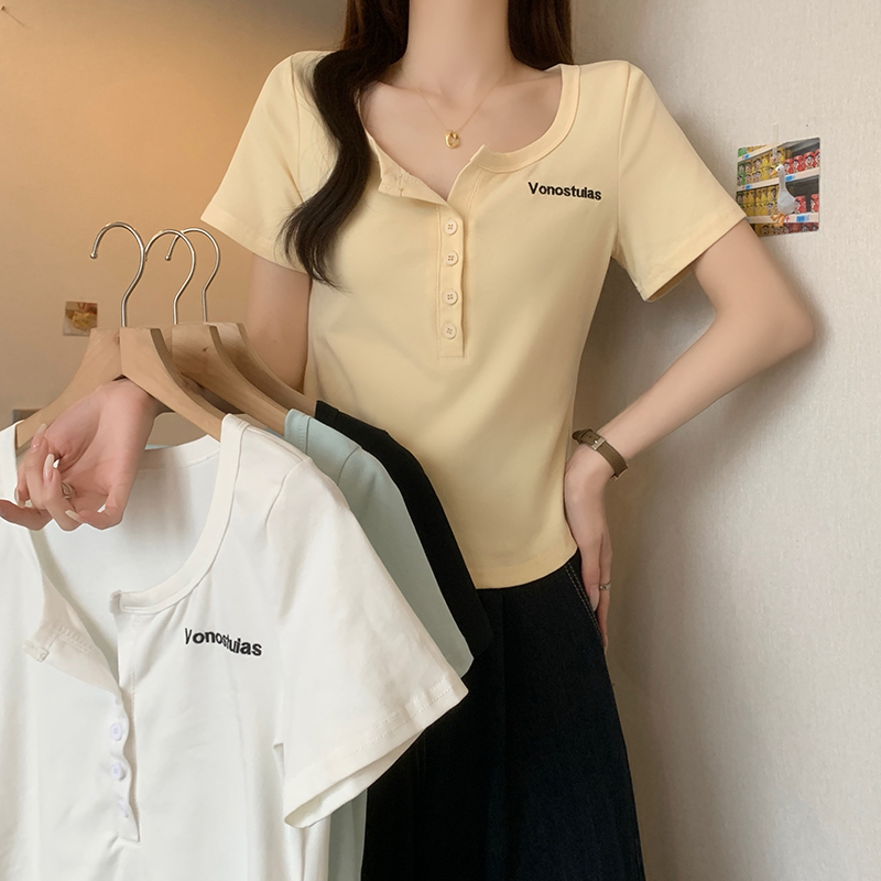 J大码刺绣短袖上衣女夏季半开领纽扣显瘦百搭短袖T恤