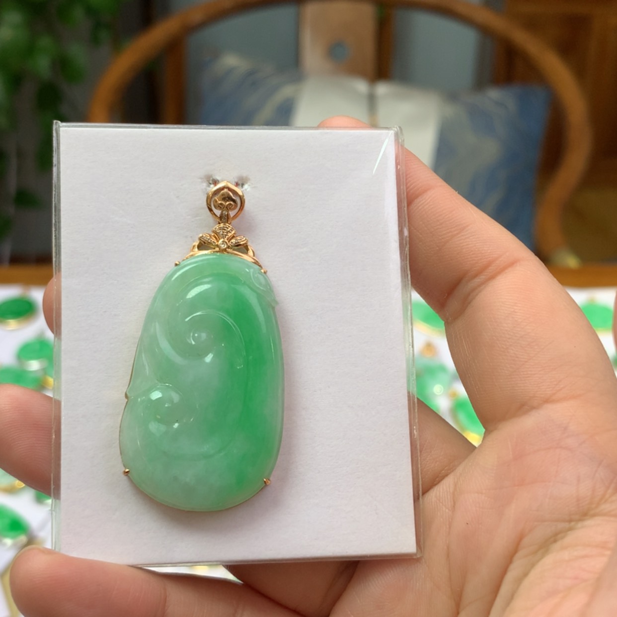 【闪购商品】翡翠颈饰18K金镶嵌翡翠首饰