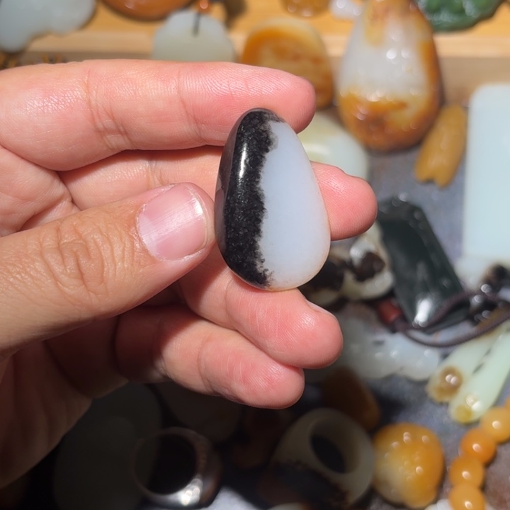 和田玉颈饰未镶嵌