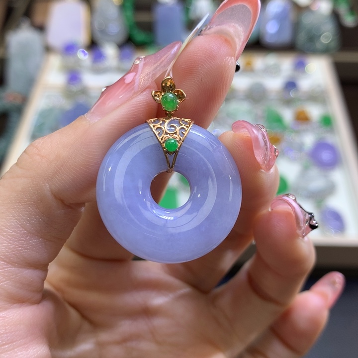 翡翠颈饰18K金镶嵌翡翠