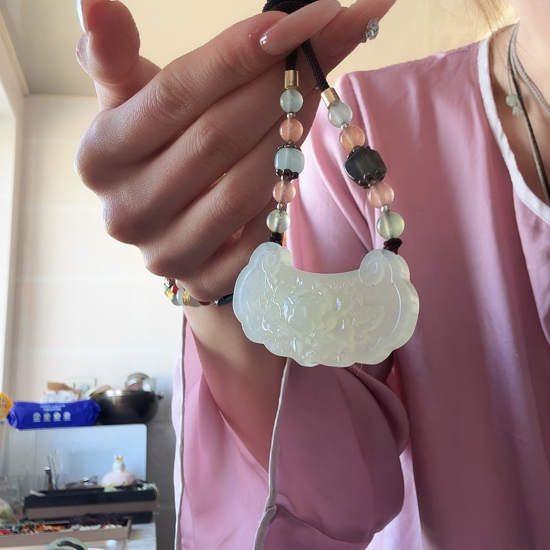 蛇纹石玉如意锁未镶嵌