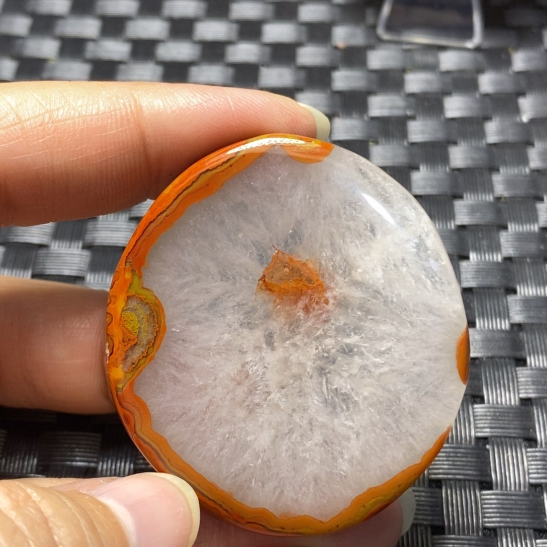 玛瑙/玉髓颈饰未镶嵌玉**瑕