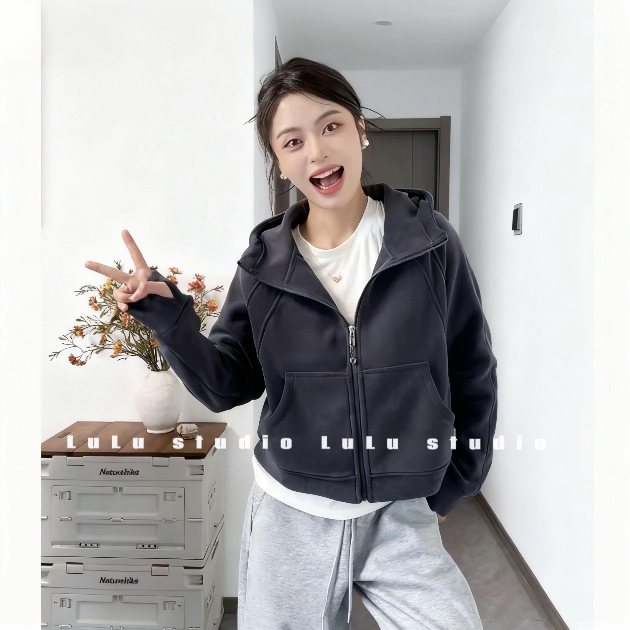 Scuba秋冬外套女加绒加厚短款连帽宽松保暖全拉链开衫运动装户外