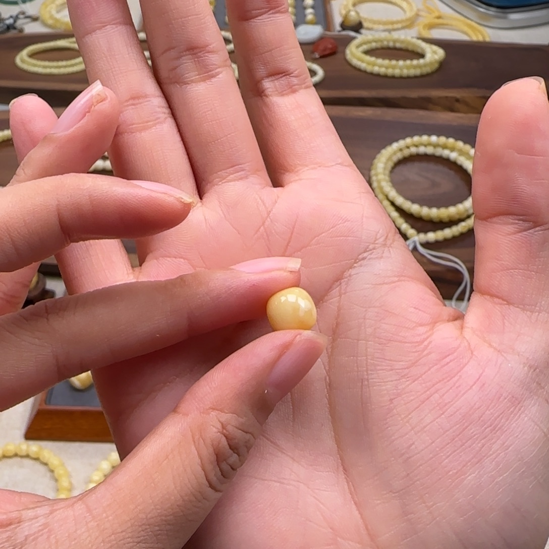 琥珀未镶嵌珠宝奇石微瑕9.0mm