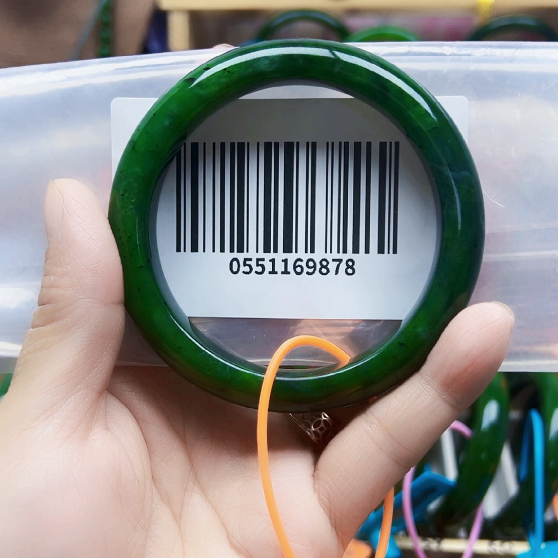 胖***虎和田玉未镶嵌手镯