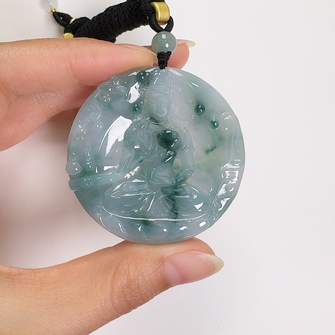 翡翠颈饰未镶嵌观音牌