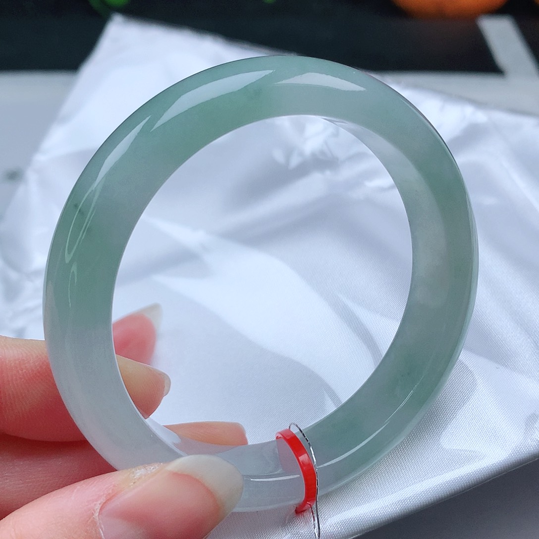 翡翠手镯未镶嵌54+圈