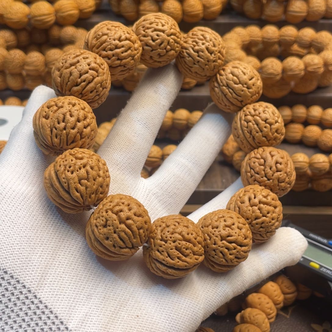 吊坠桃核东****串老树大火山