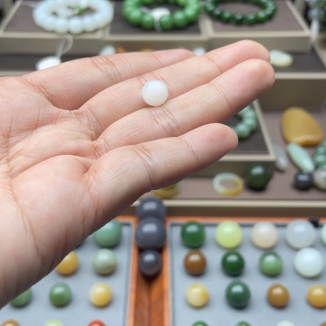 默***途和田玉未镶嵌手链8