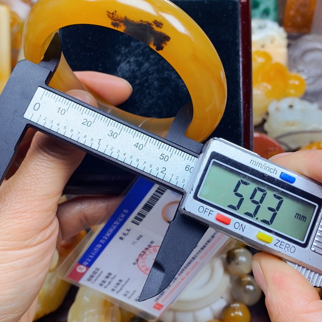 石英质玉未镶嵌颈饰