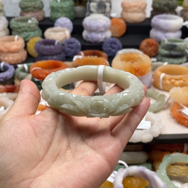 平***4石英质玉未镶嵌手镯