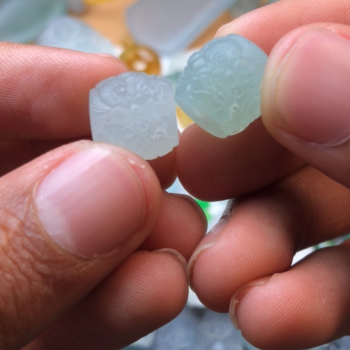 定制翡翠未镶嵌挂件