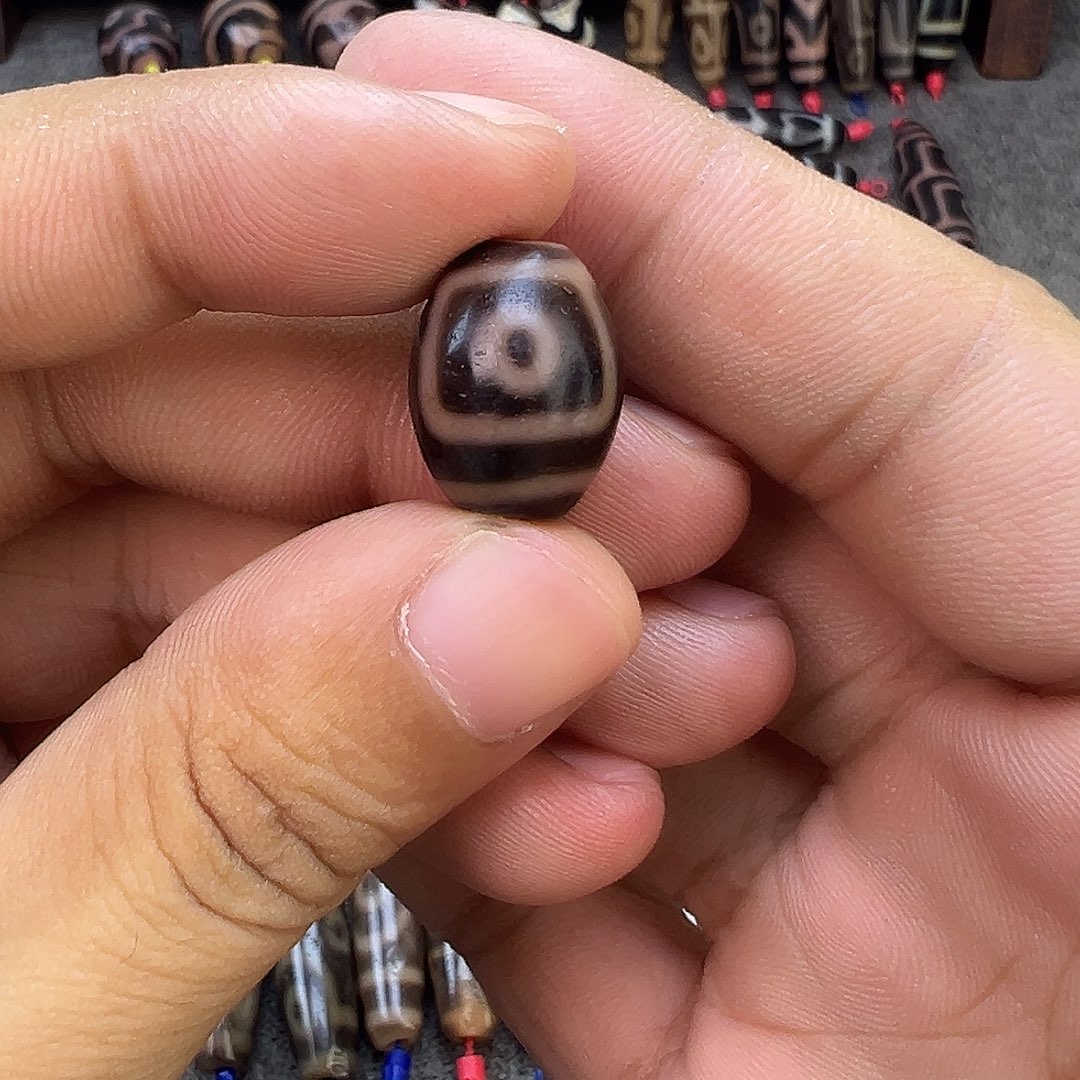 玛瑙/玉髓未镶嵌吊坠(赠链)曲贡小桶珠