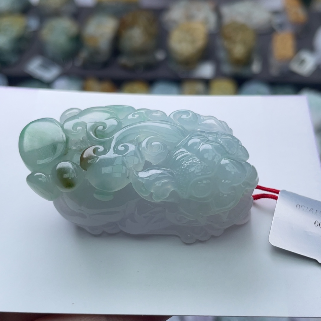 翡翠颈饰未镶嵌貔貅