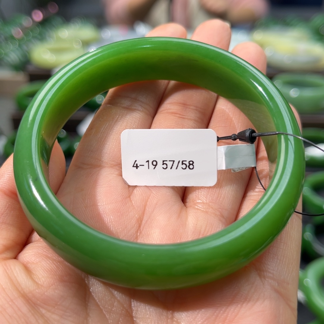 和田玉（碧玉）手镯未镶嵌