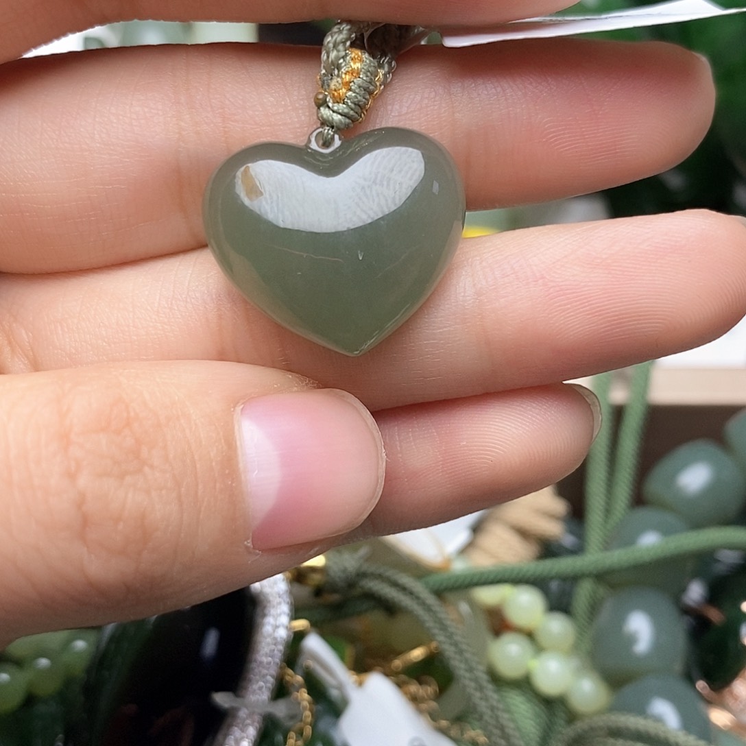 和田玉（碧玉）颈饰未镶嵌