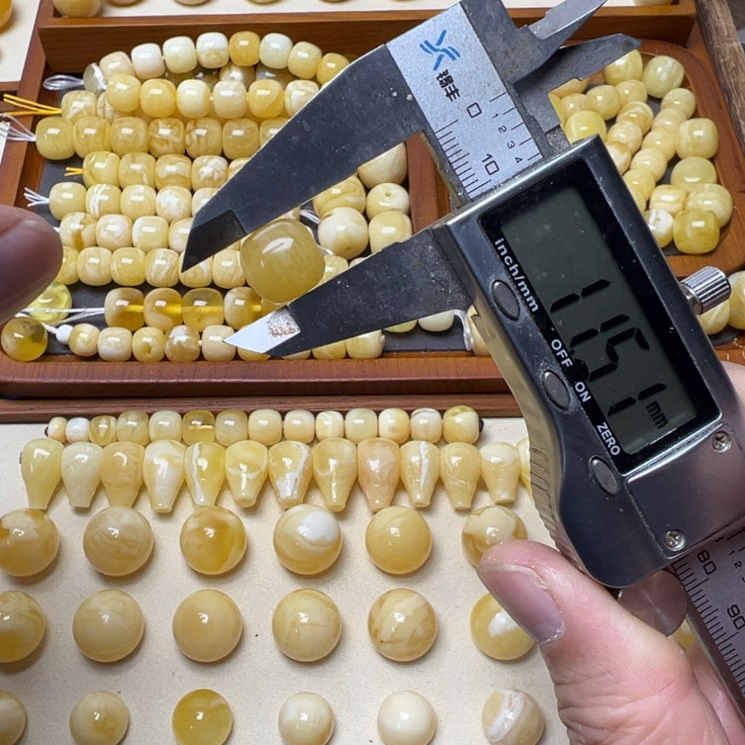 琥珀未镶嵌裸石琥珀蜜蜡