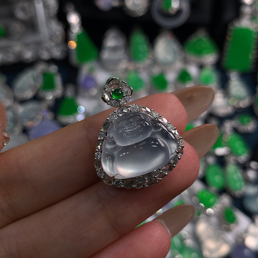 翡翠18K金镶嵌颈饰佛公