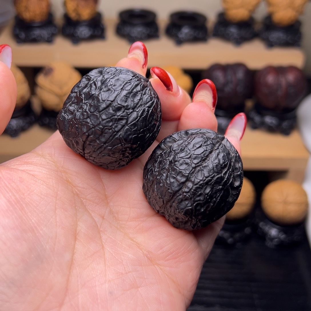 文玩核桃吊坠2z--------40尺（龟甲地闷）