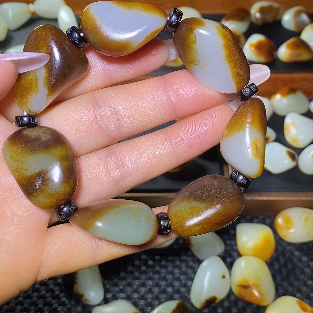 和田玉未镶嵌手串