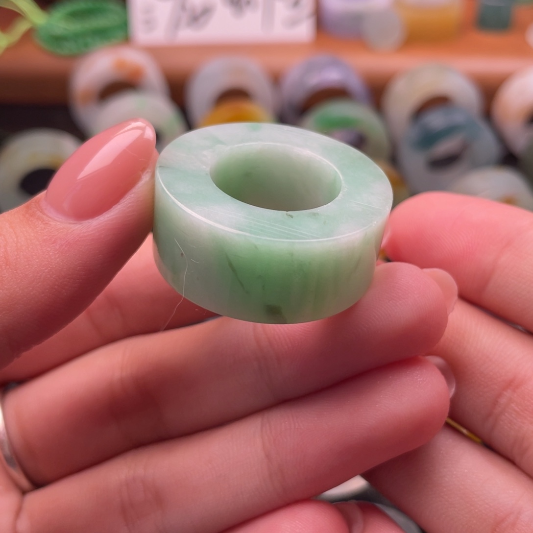 未镶嵌定制翡翠果绿扳指