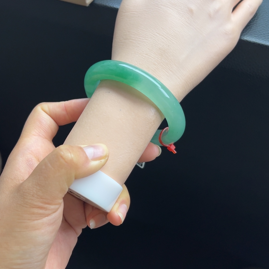 石英质玉未镶嵌手镯非洲翠5960