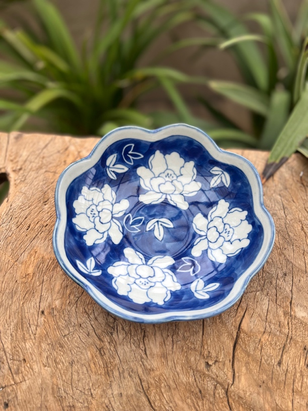 【近山古美】牡丹花口盘手工手绘釉下彩高温瓷董设计师款