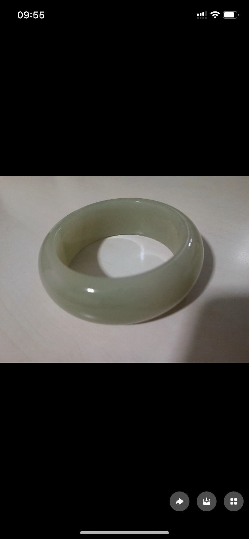 佘太翠石英岩玉冰绿手镯