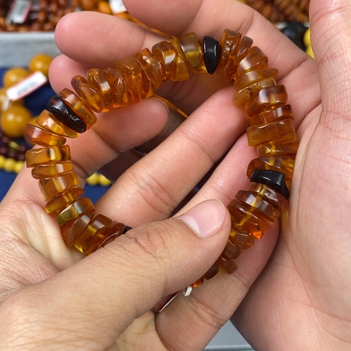 琥珀珠宝奇石未镶嵌