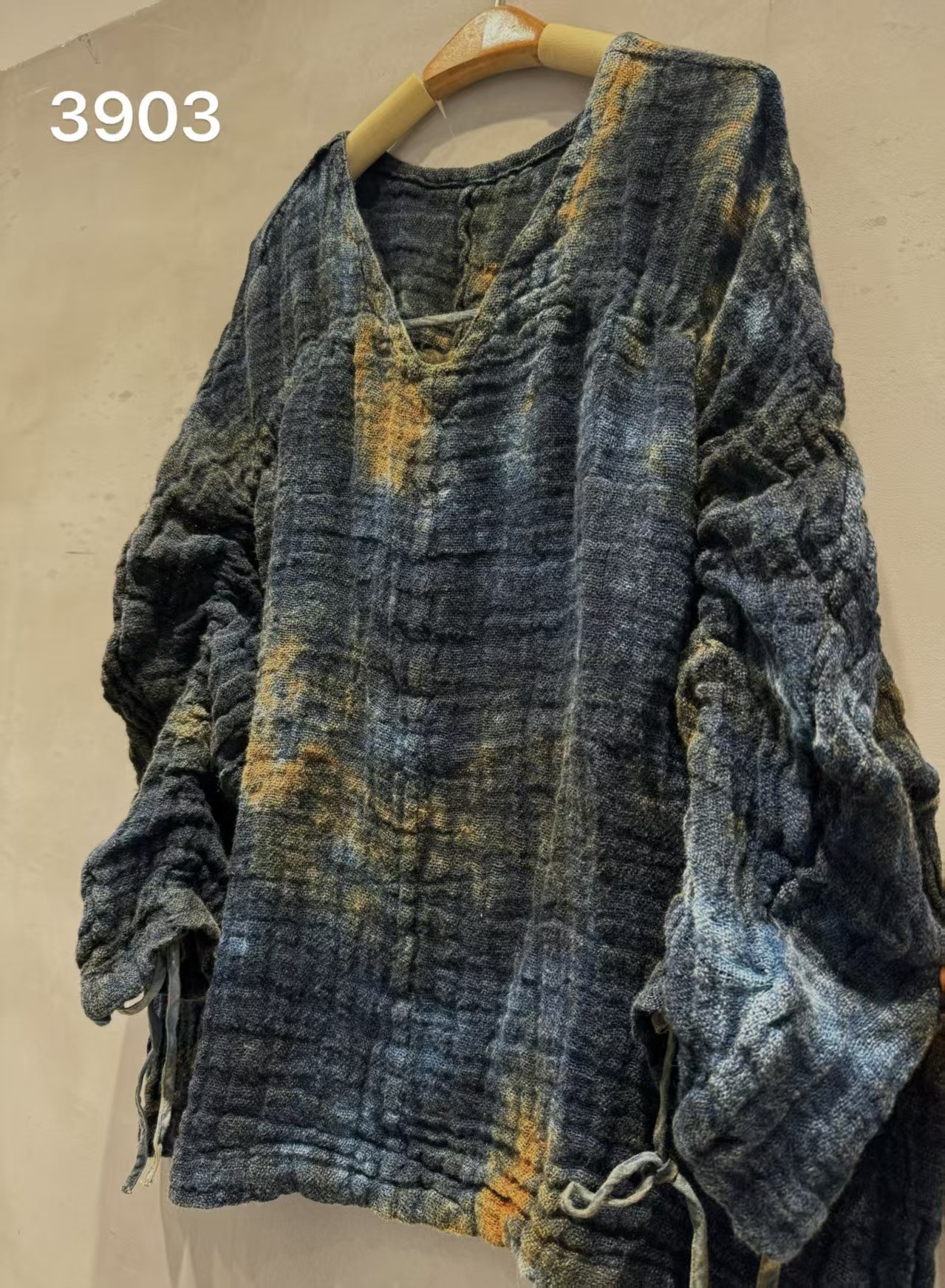 3903手绘扎染抽绳V领上衣长64左右胸135左右自制无吊牌介意慎拍