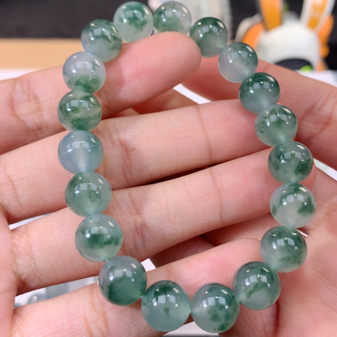 翡翠手链未镶嵌翡翠