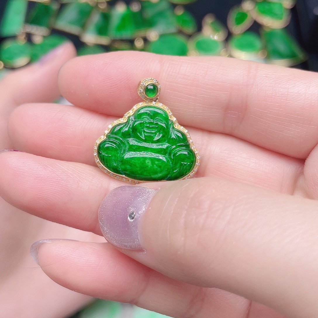 翡翠颈饰18K金镶嵌天然翡翠