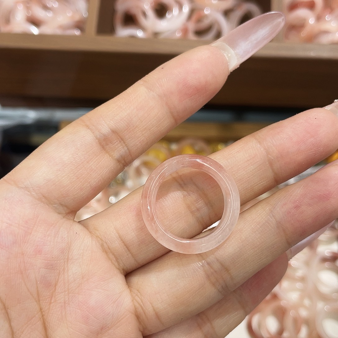 佳***）石英质玉未镶嵌戒指