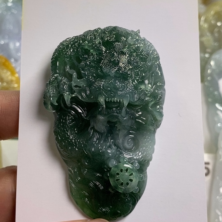 颈饰未镶嵌翡翠冰龙