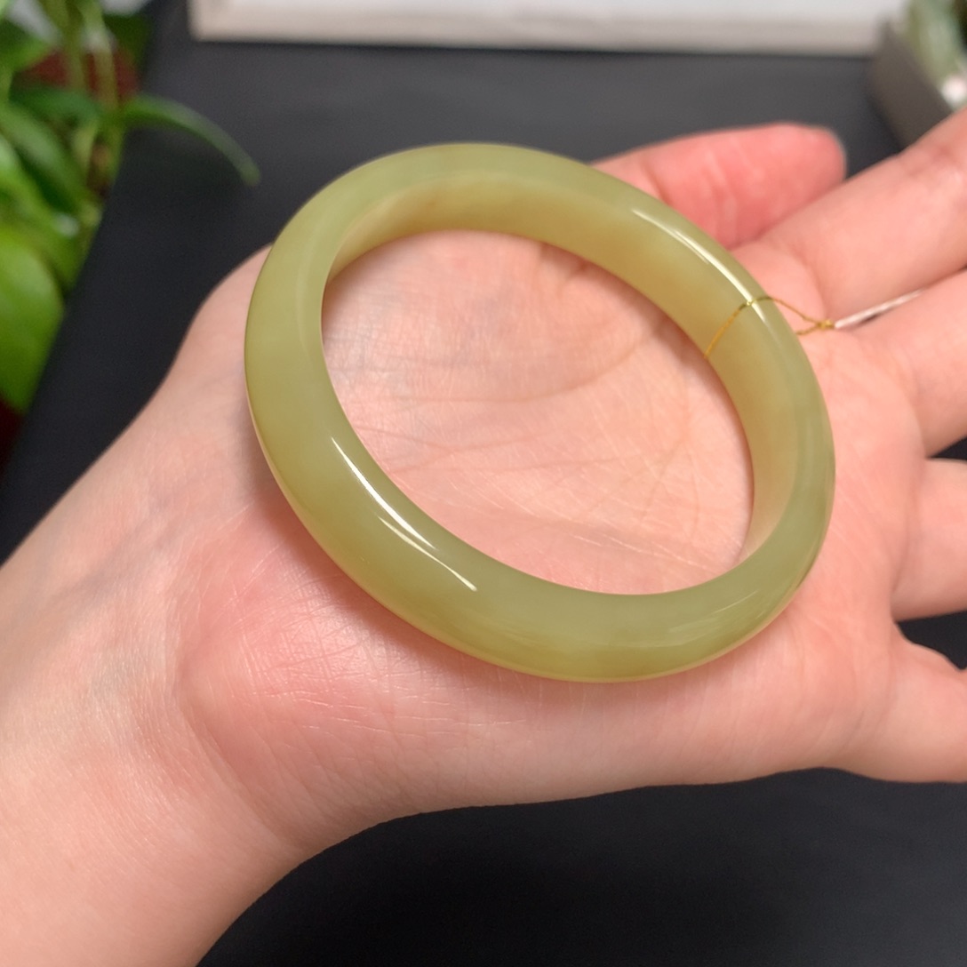 和田玉手镯未镶嵌一**七