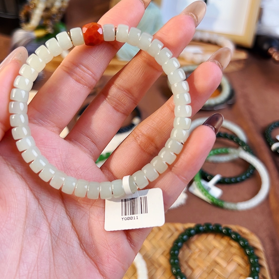 羽***具和田玉未镶嵌手串