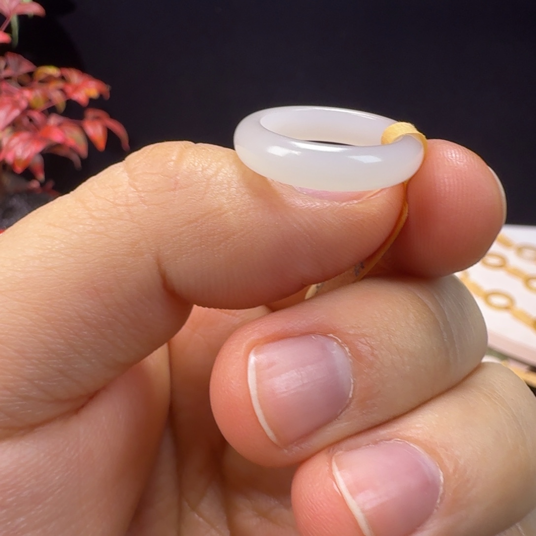 和田玉未镶嵌戒圈